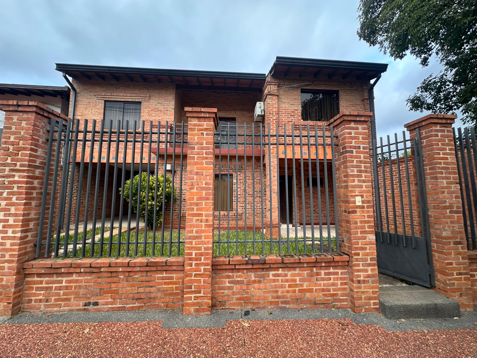 Casa en Alquiler en Lambaré – Barrio Kennedy — foto 2