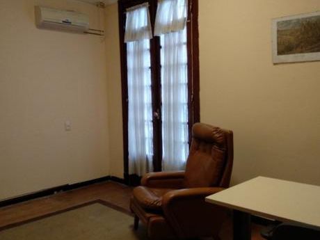 Oportunidad, Apto De 6 Habitaciones Para Vivienda U Empresa!