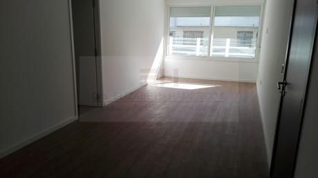 Venta Apartamento 2 Dormitorios 2 Baños Todo Al Frente En Pocitos