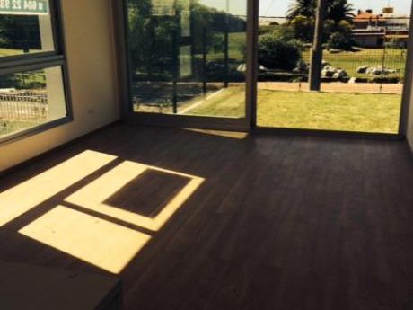 Apartamento De 2 Dorm. Vista Al Mar Y Al Parque Impecable