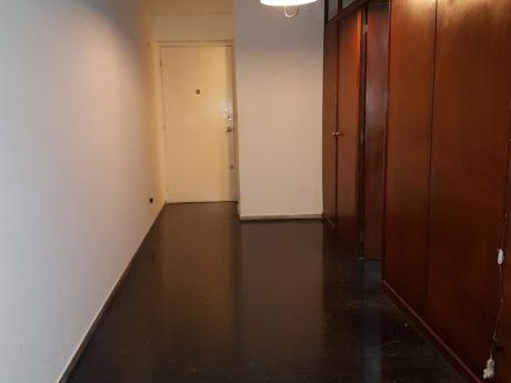 Brandzen Y Arenal Grande , Oficina Con Vista Al Exterior Y Grandes Ventanales
