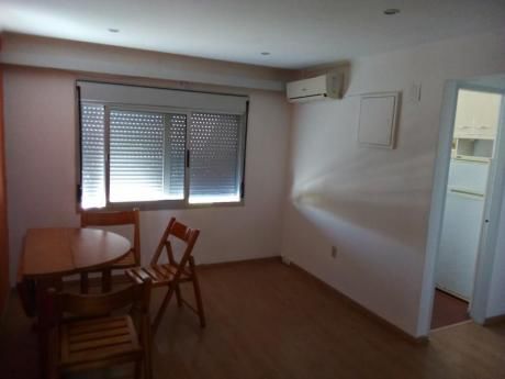 Amoblado..!! Piso Alto Al Frente..!! Aire Acondicionado