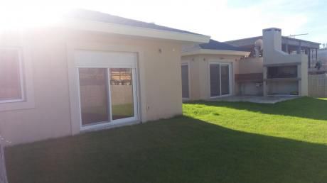 Bajamos El Precio, Casa En Barrio Los Olivos, Oportunidad!!!