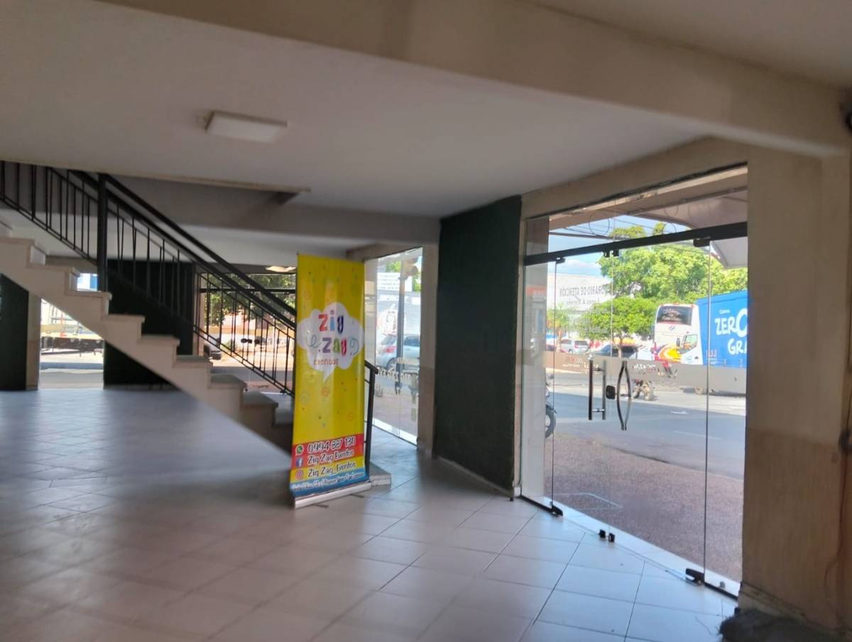 ALQUILO IMPECABLE SALON COMERCIAL — foto 3