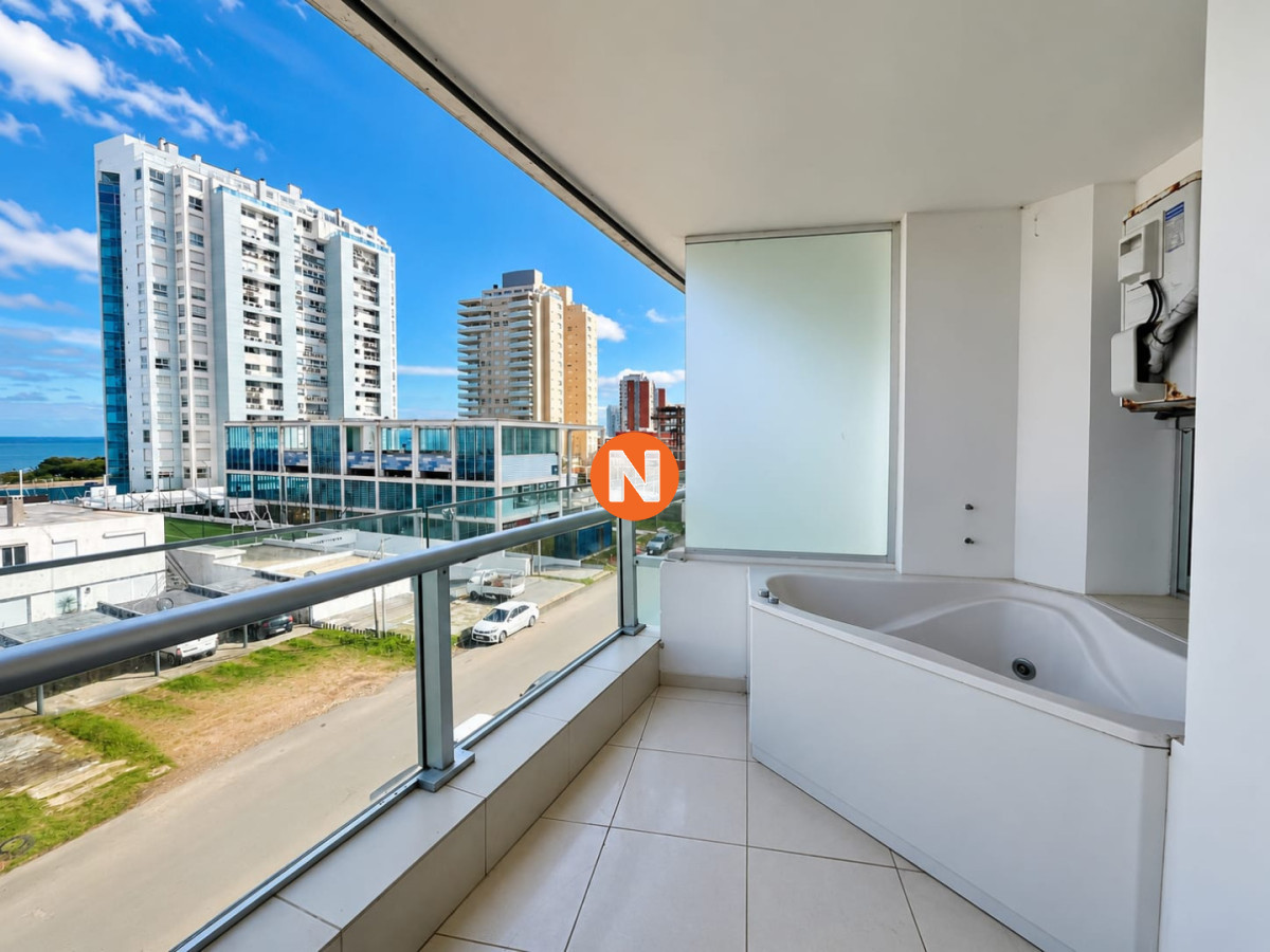 Apartamento en Venta y Alquiler, Mansa, Punta del Este, 2 Dormitorios.