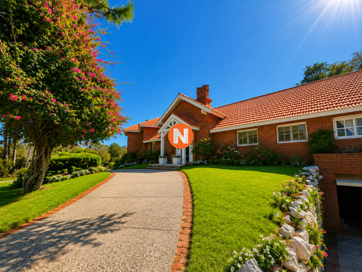 ESPECTACULAR CASA EN EL GOLF DE 5 DORMITORIOS EN VENTA