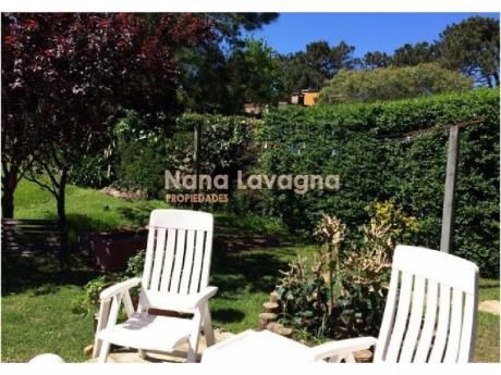 Casa En Venta Y Alquiler, Jardines De Cordoba, Punta Del Este, 3 Dormitorios.