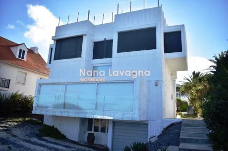 Casa A La Venta , Península Primera Linea , Punta Del Este, 4 Dormitorios.