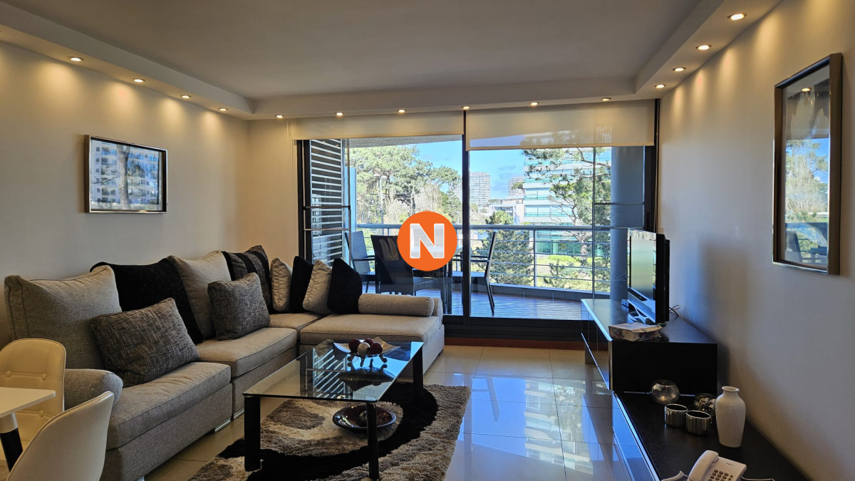 Alquiler anual apartamento 2 dormitorios 2 baños Punta del Este