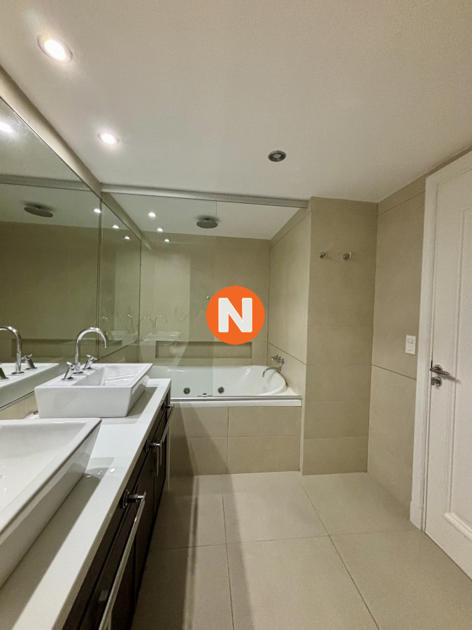 Moderno apartamento frente a Playa Brava - amplitud y confort · Foto 8