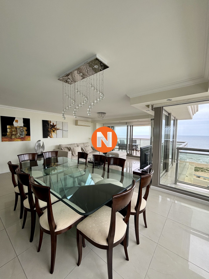 Moderno apartamento frente a Playa Brava - amplitud y confort · Foto 3