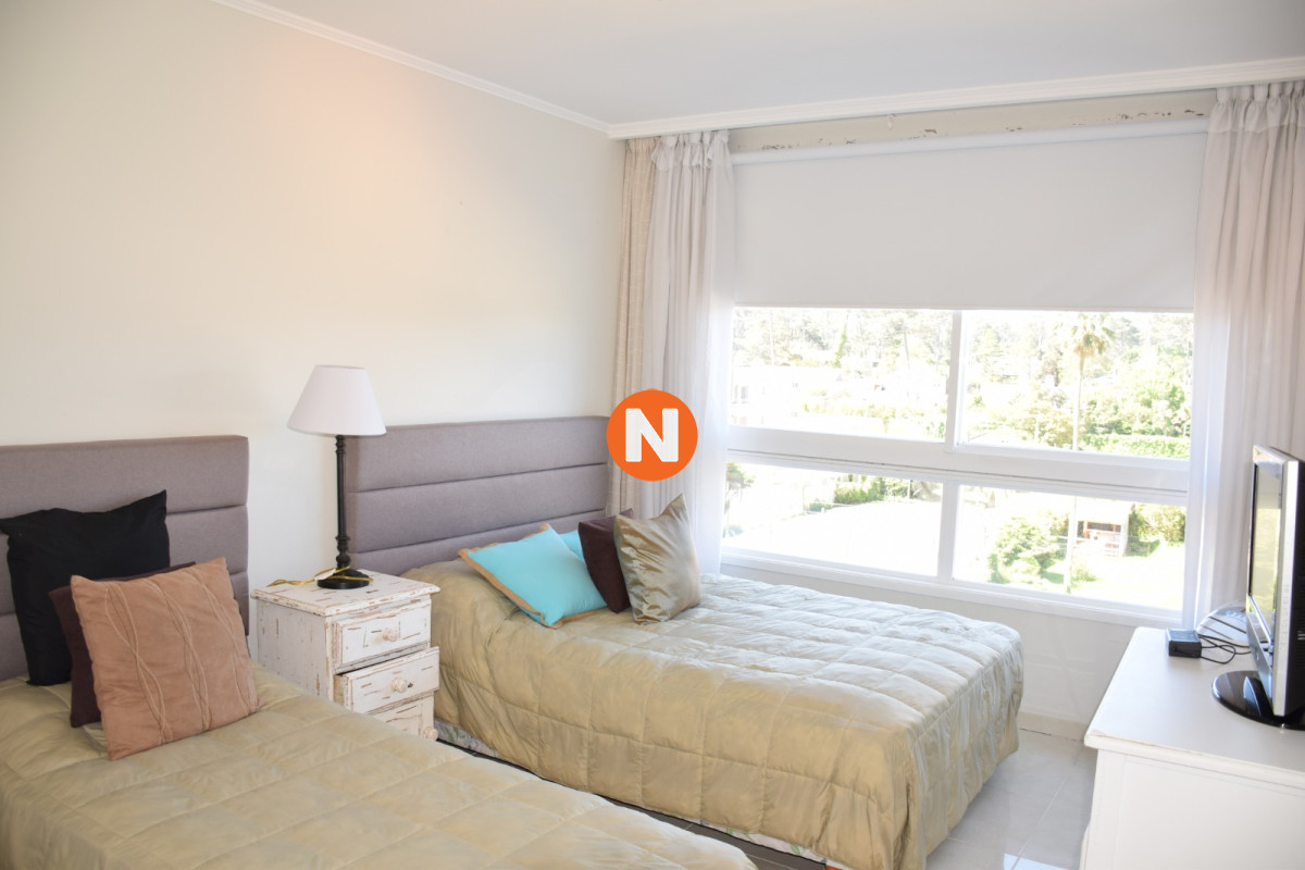 VENTA ALQUILER PUNTA DEL ESTE PRIMERA LINEA MANSA · Foto 12