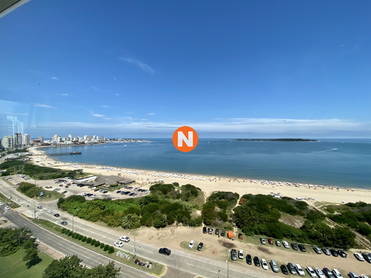 Apartamento en Venta y Alquiler, Mansa, Punta del Este, 4 Dormitorios.