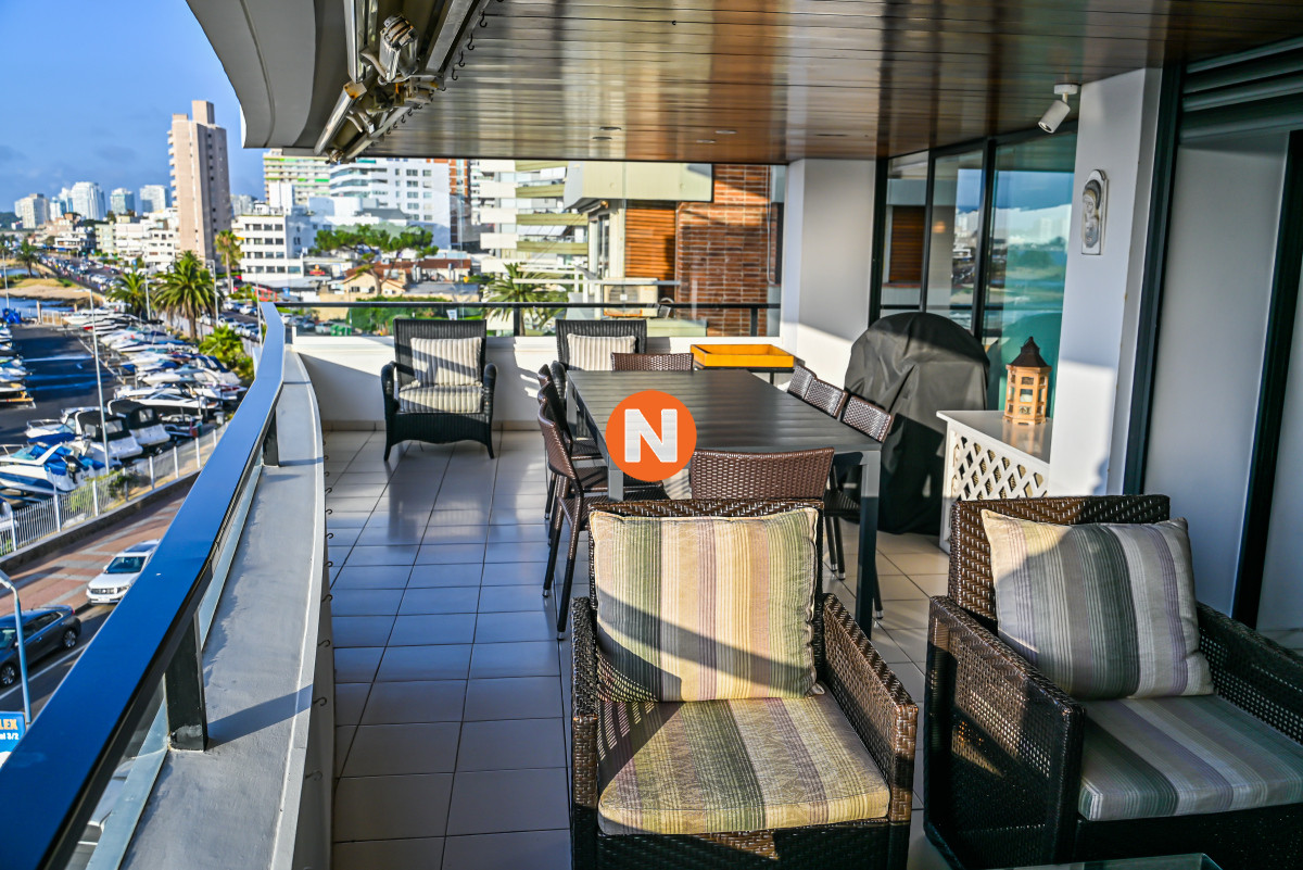 Apartamento en Venta, Peninsula, Punta del Este, 3 Dormitorios.