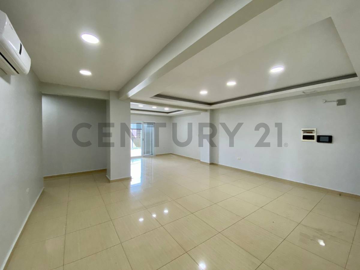 AMPLIO DEPARTAMENTO EN VENTA CON VISTA EN ENCARNACION — foto 3