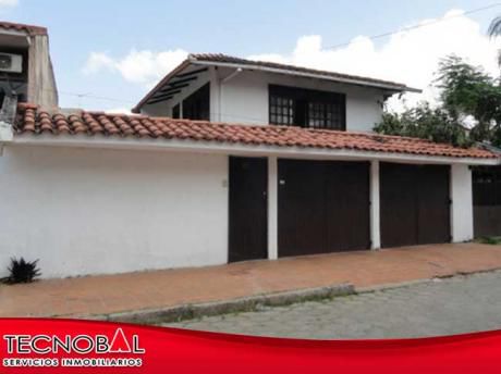Casa Grande En Urbari
