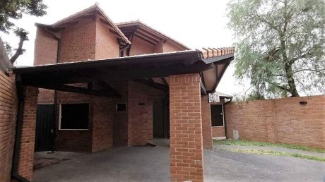 Hermosa Casa En Barrio Herrera