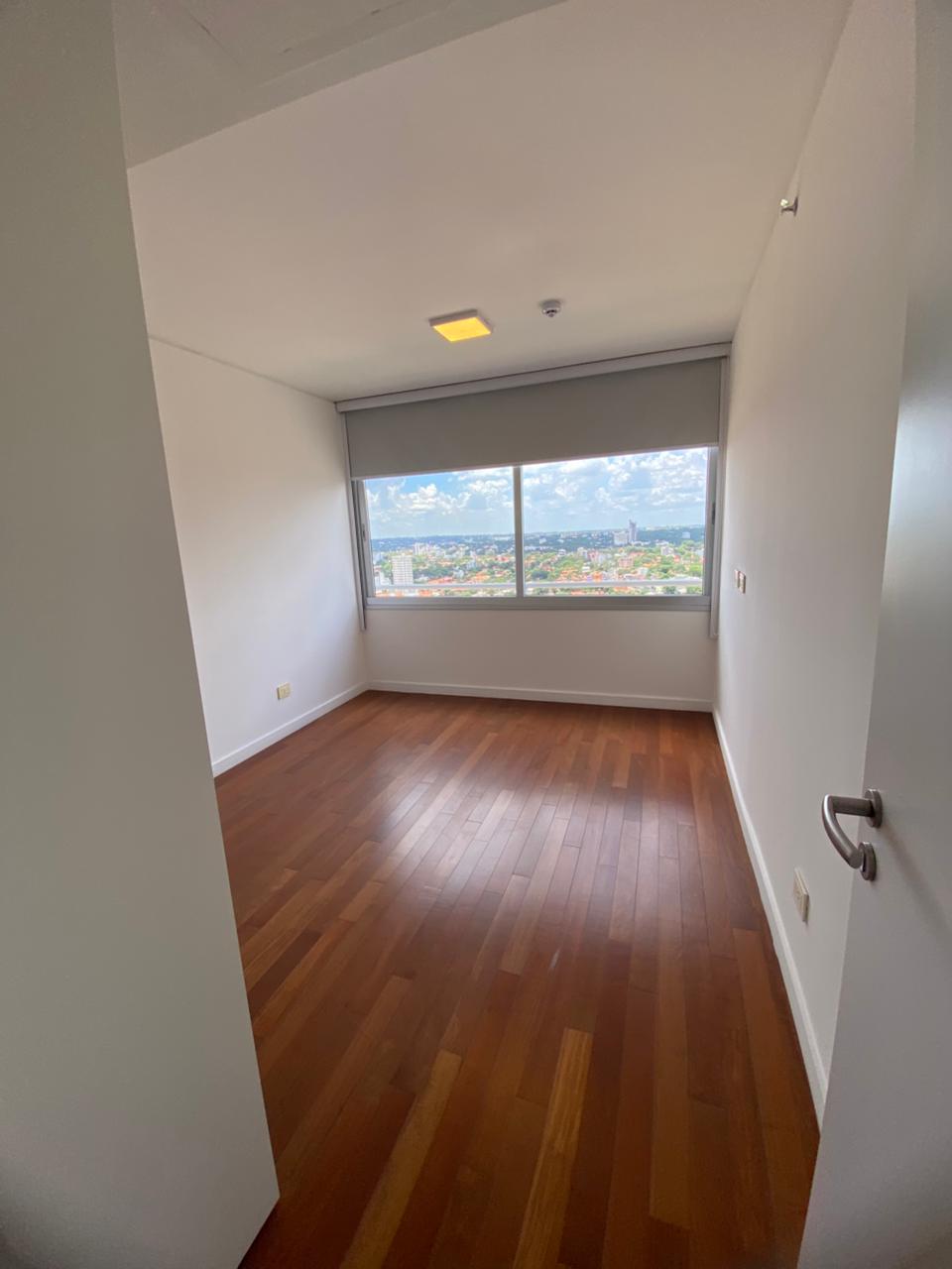 ALQUILO DEPARTAMENTO DE TRES DORMITORIOS EN SKY TOWER — foto 3