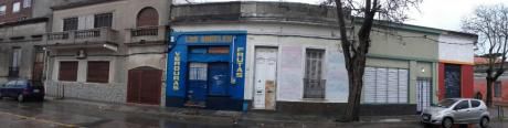 Vivienda Con Local 4 Dormitorios 2 Baños!!!