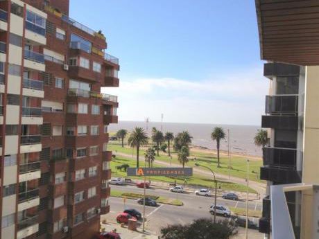 Con Renta Precioso Con Vista Lateral A Rbla. Pta. Carretas