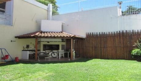 Excelente Propiedad Con 200 M2 Edif.