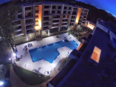 Alquilo Departamento De 2 Dormitorios En Condominio Parque Perón