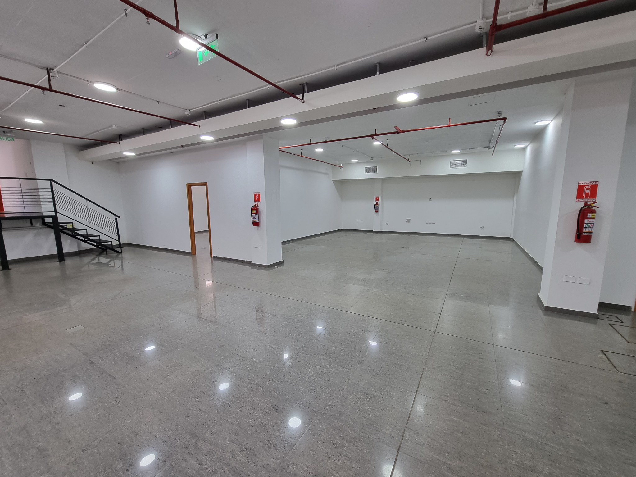 Edificio zona Privilegiada sobre importante avenida en Asunción — foto 2