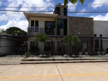 Departamento Semi Amoblado, Zona Norte, El Remanso 1, A 2 1/2 De La Av. Banzer