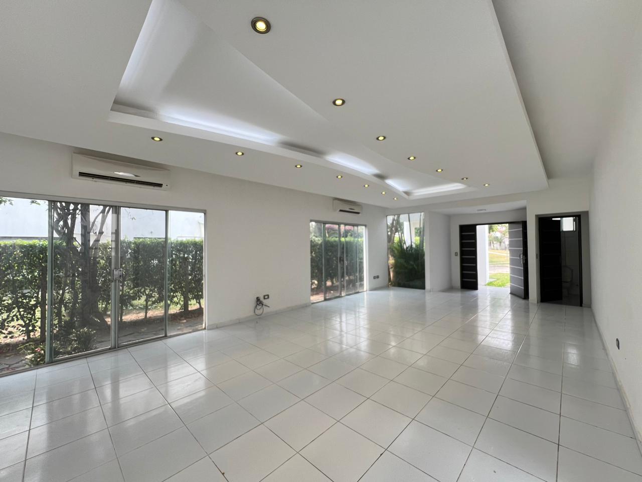 Departamento en alquiler bajo precio de mercado en Urubó