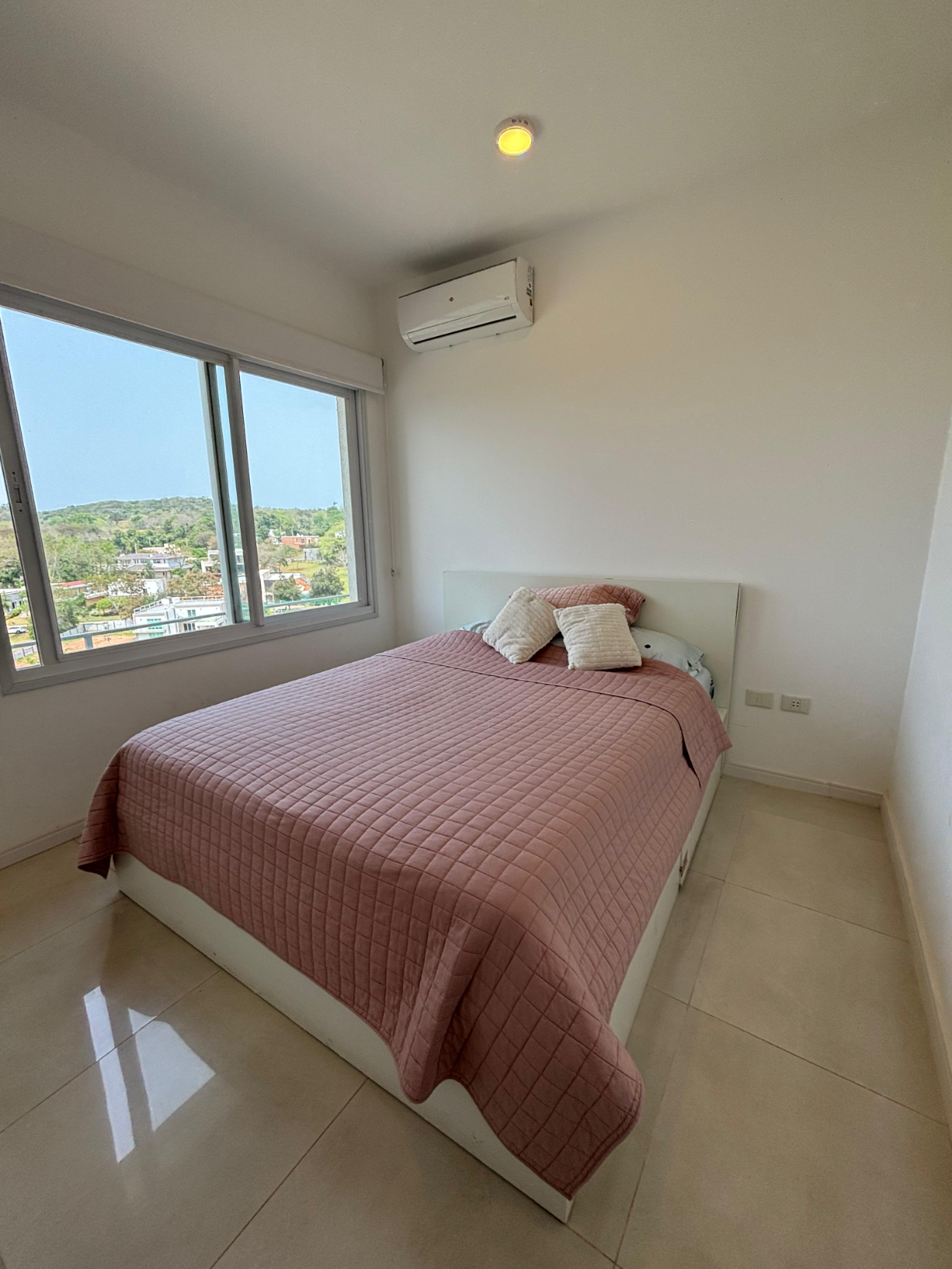 SAN BERNARDINO EN ALQUILER DEPARTAMENTO DE 3 DORMITORIOS EN AQUA VILLAGE — foto 3