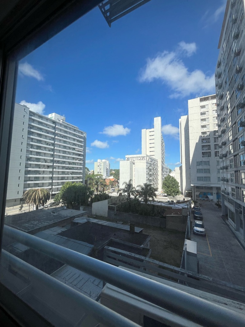 Alquiler Apartamento Ambiente de Campiglia en Av. Italia y Concepción del Uruguay