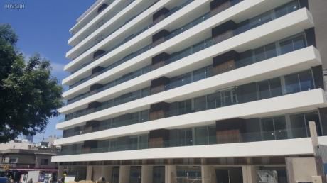 Vendo Apartamento Ambiente Pocitos A Pocas Cuadras Del World Trade Center Y A Pasos De La Rambla, Montevideo Uruguay