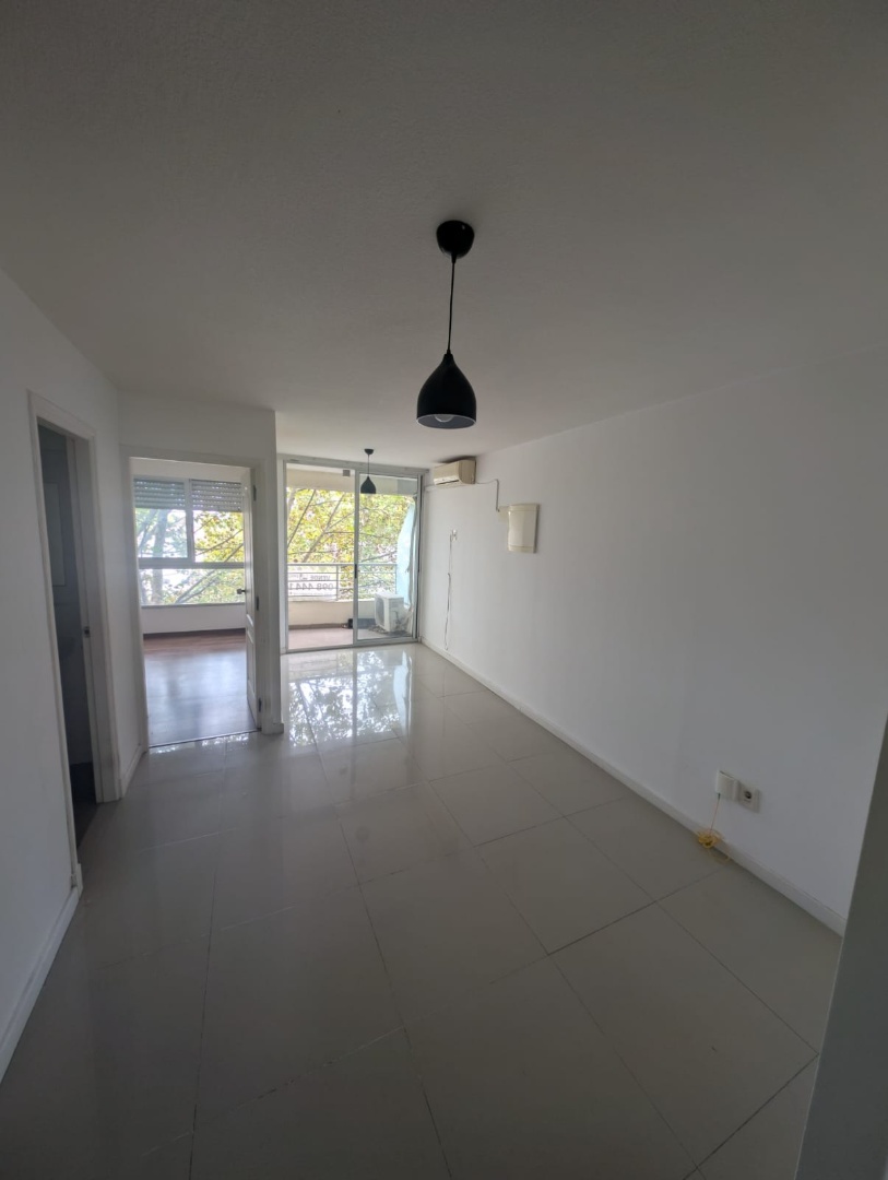 Vendo de apartamento como nuevo de 1 dormitorio Parque Rodó, Montevideo, es con Renta