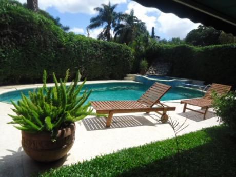 Venta Carrasco Sur Amplia Residencia 4 O 5 Dormitorios Servicio Piscina Próximo A Plaza Thais Montevideo Uruguay
