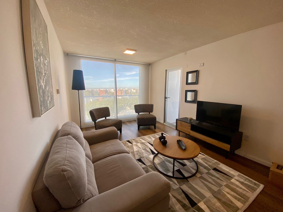Alquiler de Apartamento 1 dormitorio sobre Av Italia al frente piso alto con vista al Parque Batlle.