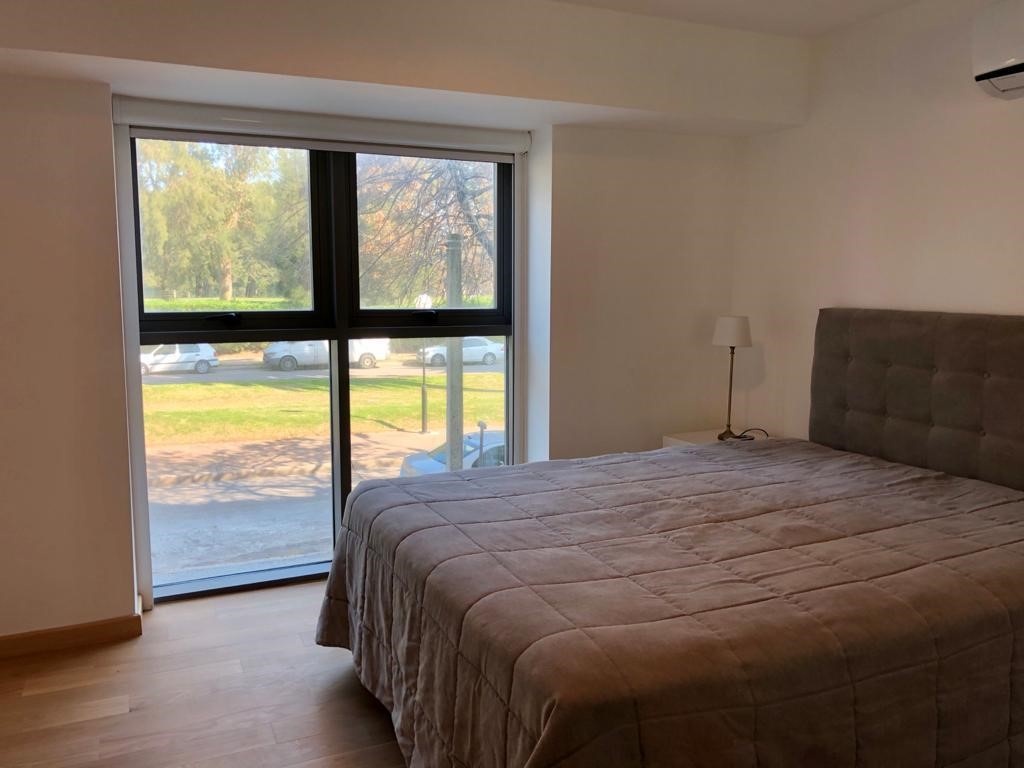Alquiler Apartamento Premium amplias terrazas hacia Punta Carretas, en primera línea sobre el club de Golf de Montevideo · Foto 9