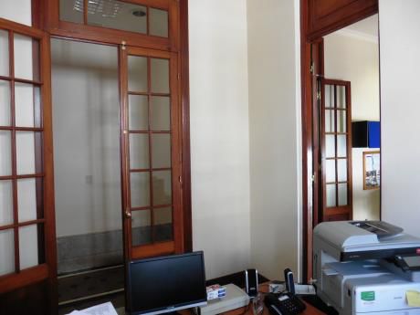 Venta De Oficinas En Ciudad Vieja