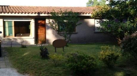 Casa En Venta, A Pasos De Av. España.