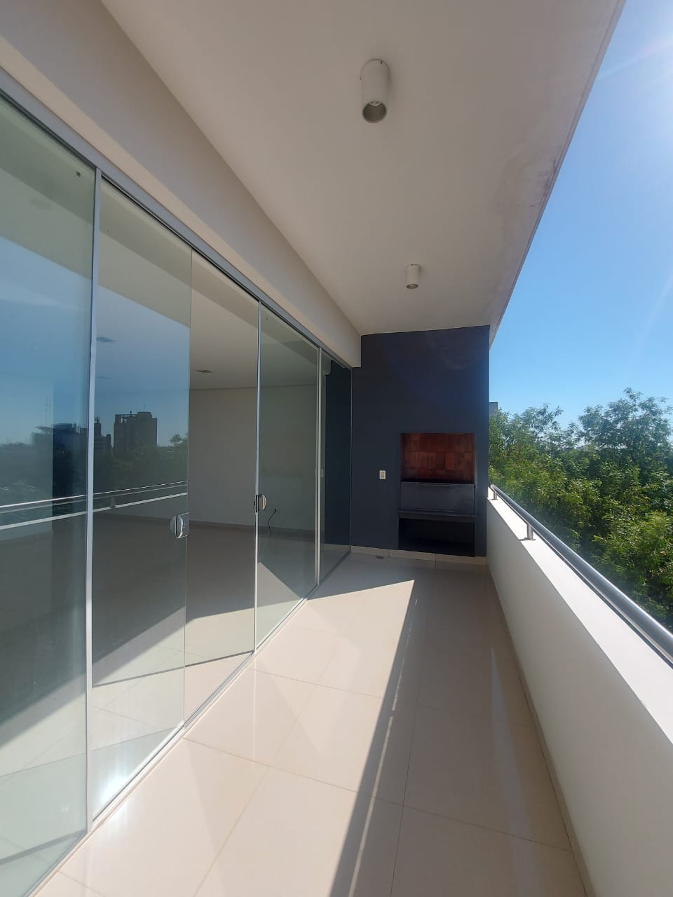 Alquilo Hermoso y Amplio Dpto de 2 Habit en Villa Morra — foto 3