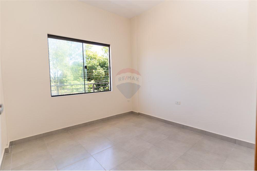 Alquiló hermoso departamento en San Lorenzo — foto 3