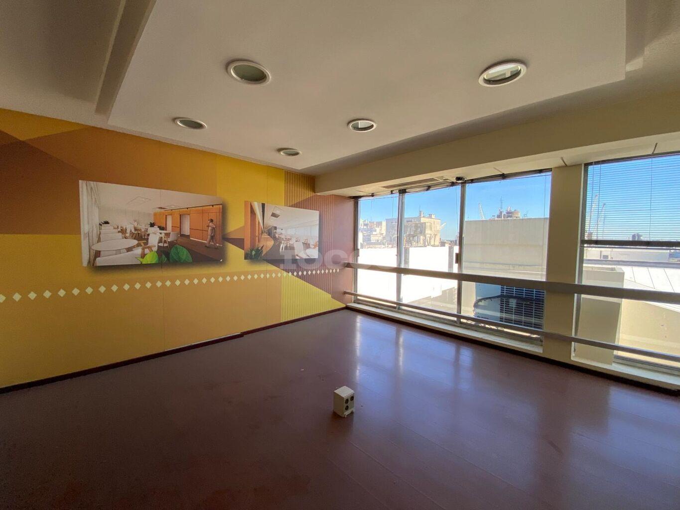 ALQUILER Y VENTA DE AMPLIA OFICINA EN CIUDAD VIEJA "EDIFICIO PRESIDENTE" · Foto 5