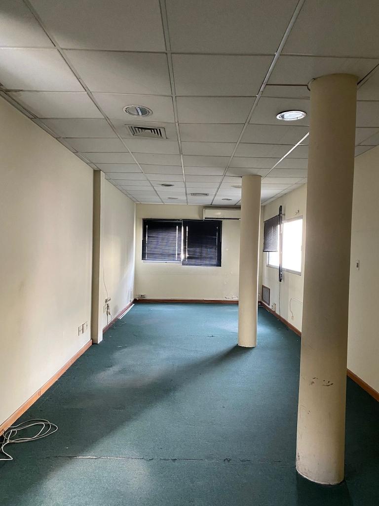 OFICINA EN VENTA Y ALQUILER FRENTE A RAMBLA · Foto 10