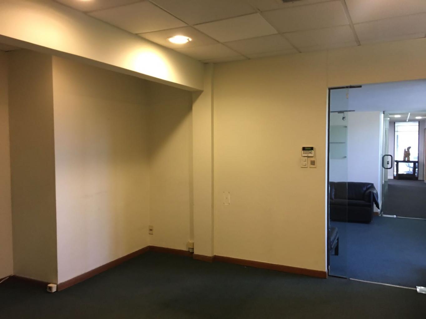 OFICINA EN VENTA Y ALQUILER FRENTE A RAMBLA · Foto 4