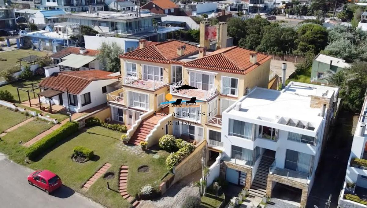 Edificio Con Piscina · Foto 1
