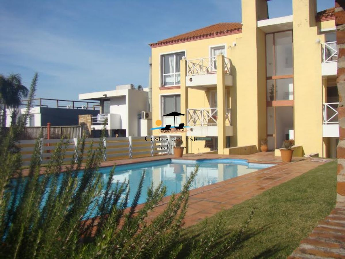 Edificio Con Piscina · Foto 3