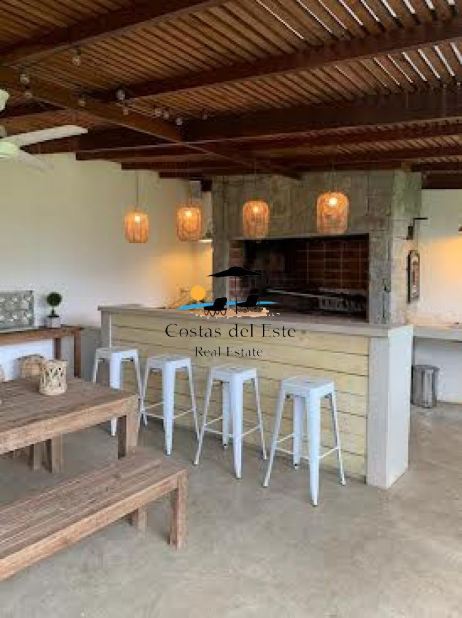 Casa En Venta Y Alquiler Anual En La Mansa Con Gran Barbacoa Y Piscina!! · Foto 8