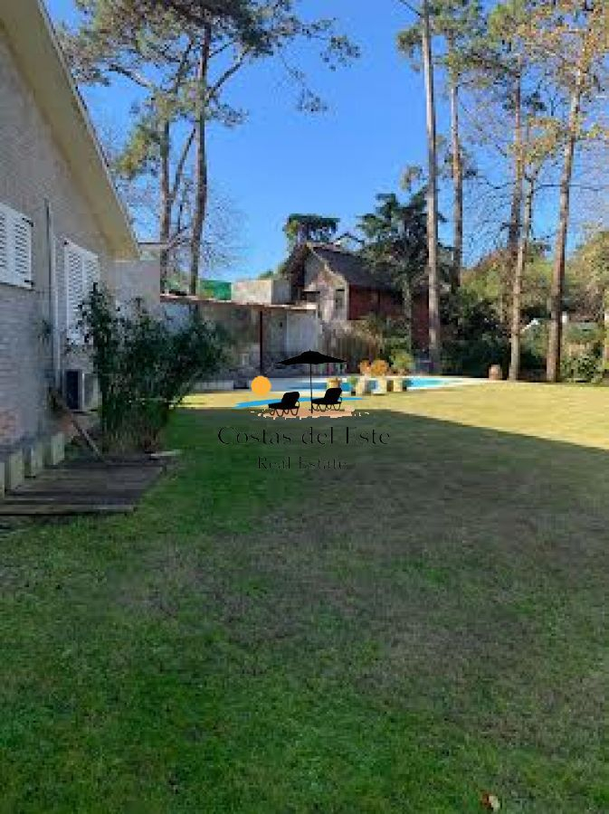 Casa En Venta Y Alquiler Anual En La Mansa Con Gran Barbacoa Y Piscina!! · Foto 3