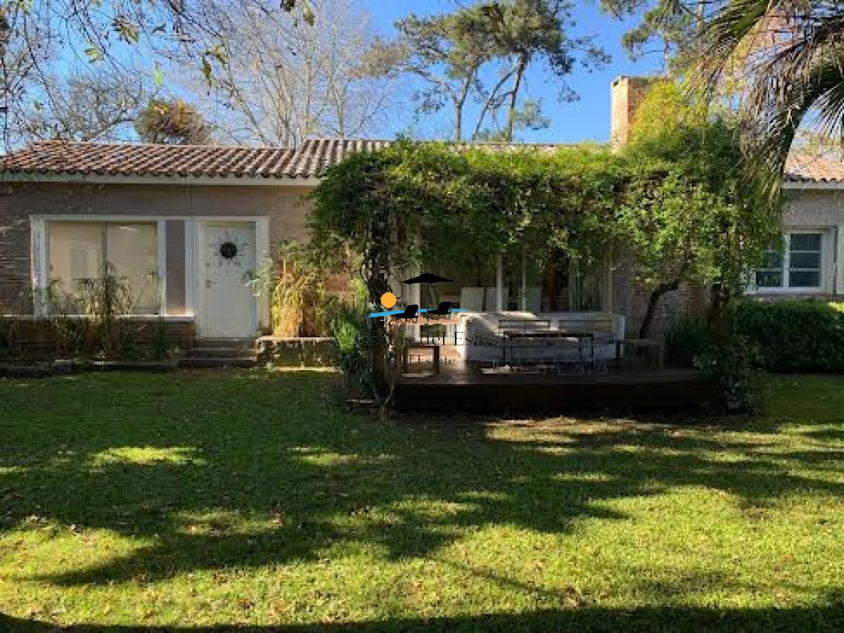 Casa En Venta Y Alquiler Anual En La Mansa Con Gran Barbacoa Y Piscina!! · Foto 2