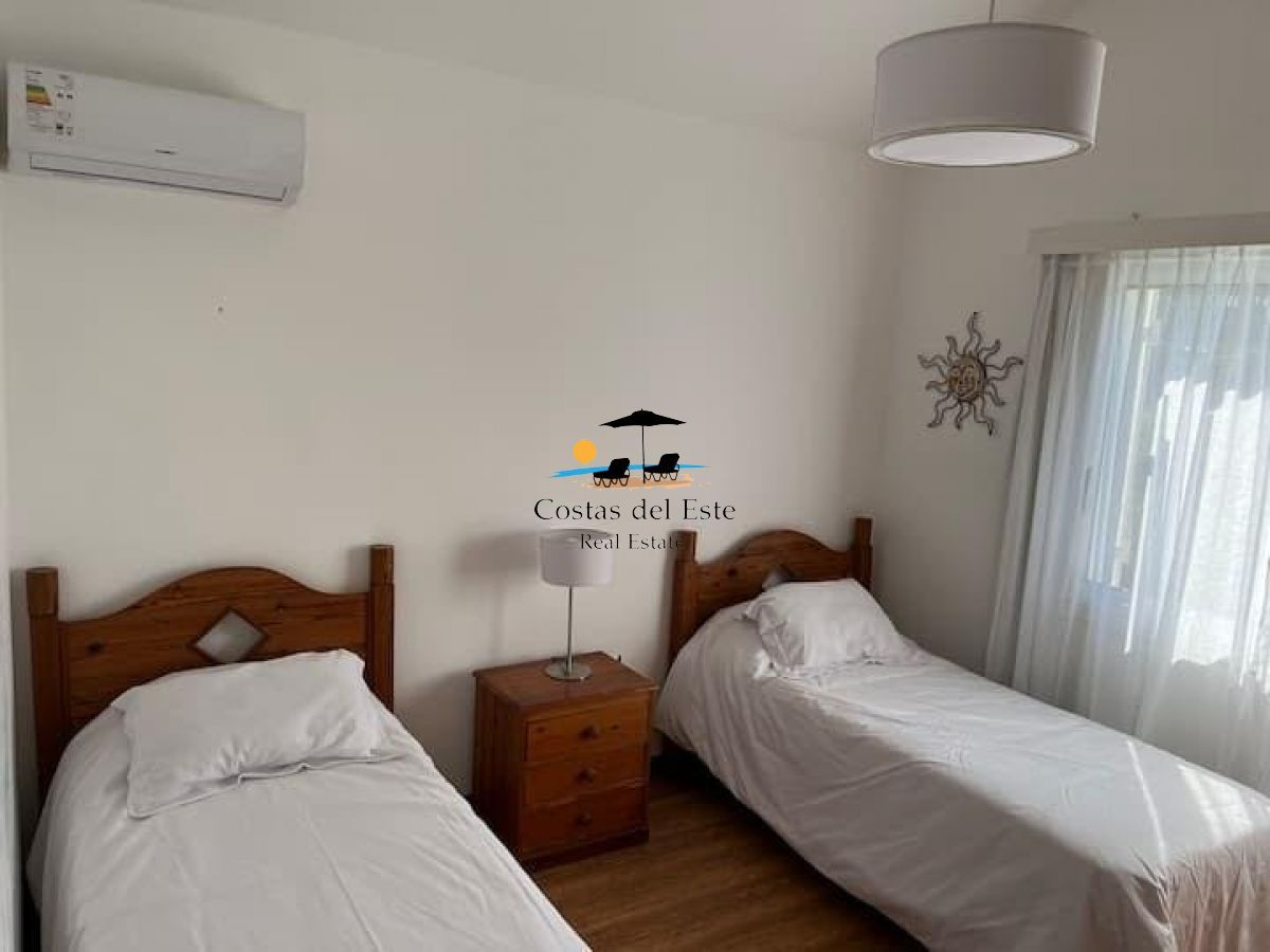 Alquilo Anual Hermosa Casa En La Barra,5 Dormitorios Frente Al Mar Con Piscina · Foto 5