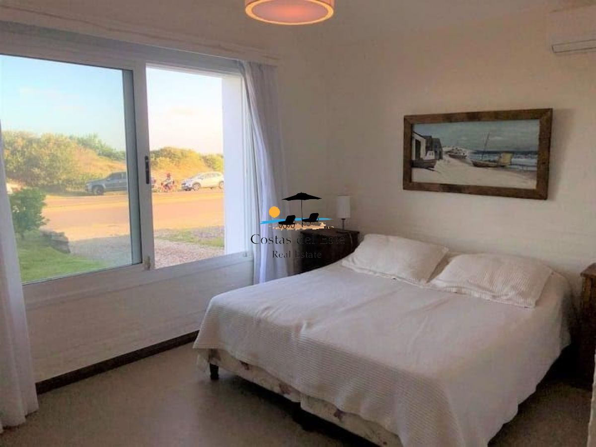 Alquilo Anual Hermosa Casa En La Barra,5 Dormitorios Frente Al Mar Con Piscina · Foto 8